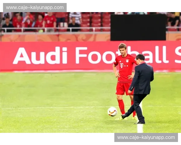 巅峰对决！高卢雄鸡vs瑞士军刀：豪门盛宴背后的财富密码与胜负悬念